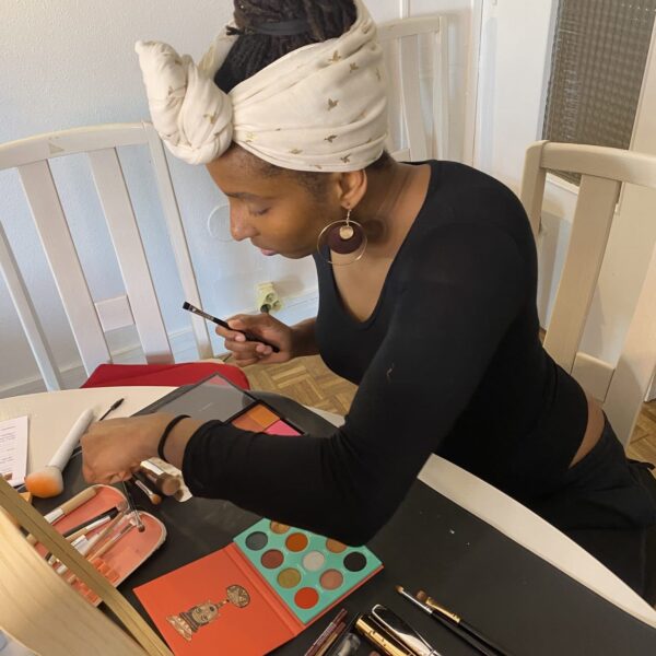 cours de maquillage - nantes - maquilleuse - mature - femme - personnalisé - auto maquillage - 50 - 40 -anniversaire - cours