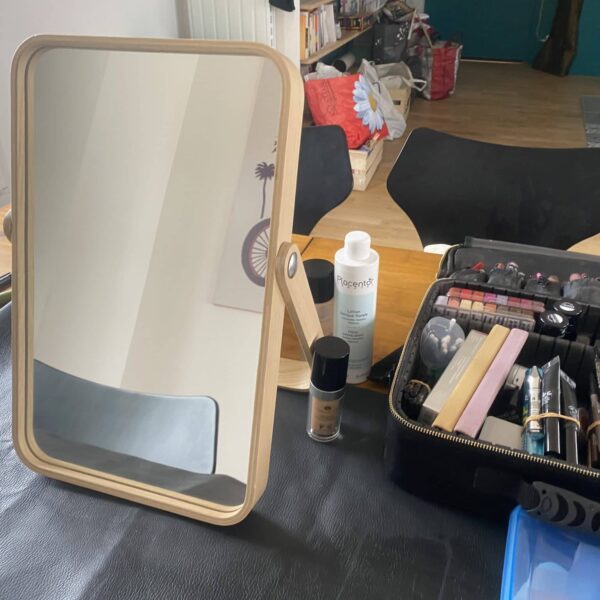 Carte cadeau : cours de maquillage forfait travail du regard