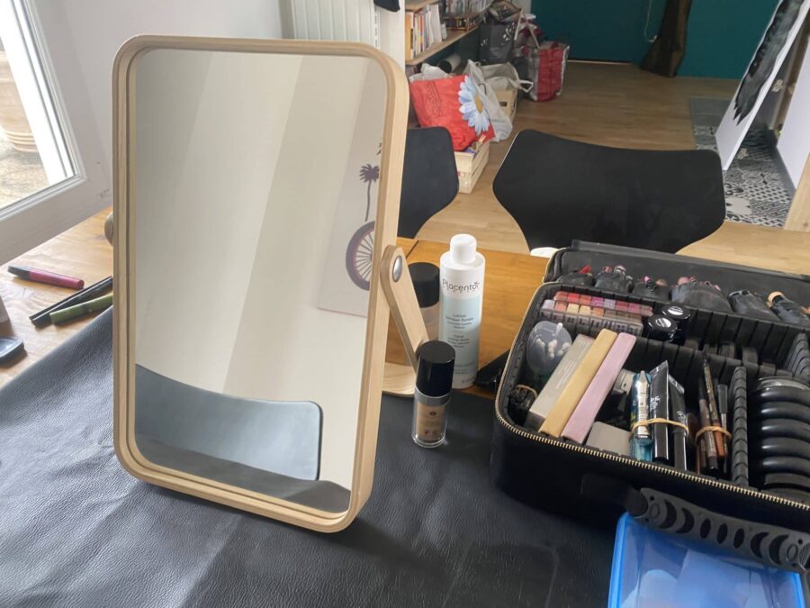 Carte cadeau : cours de maquillage forfait travail du regard