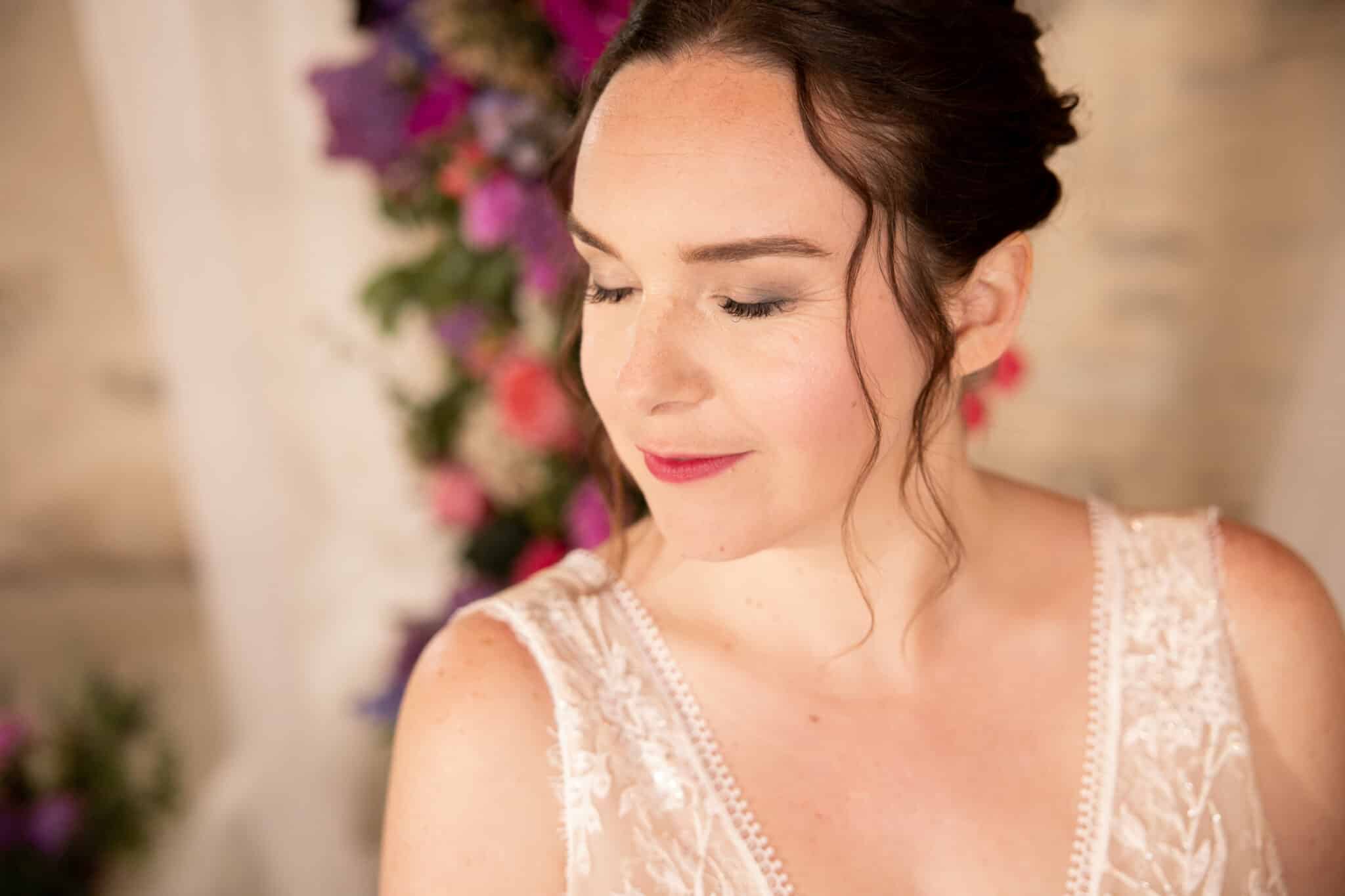 Mariée maquillée par Mélanie, maquilleuse mariage près de Nantes
