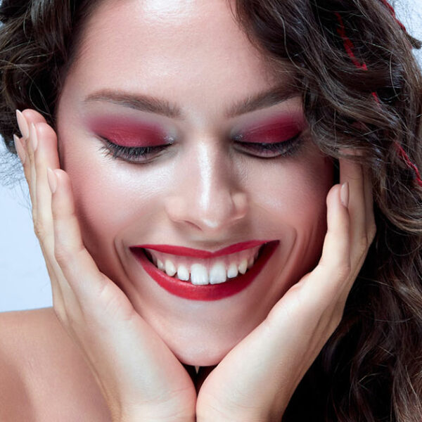 Carte cadeau : cours de maquillage complet glamour