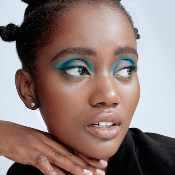 Carte cadeau : cours de maquillage complet glamour