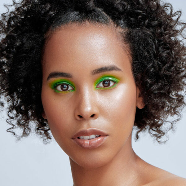 Carte cadeau : cours de maquillage complet glamour